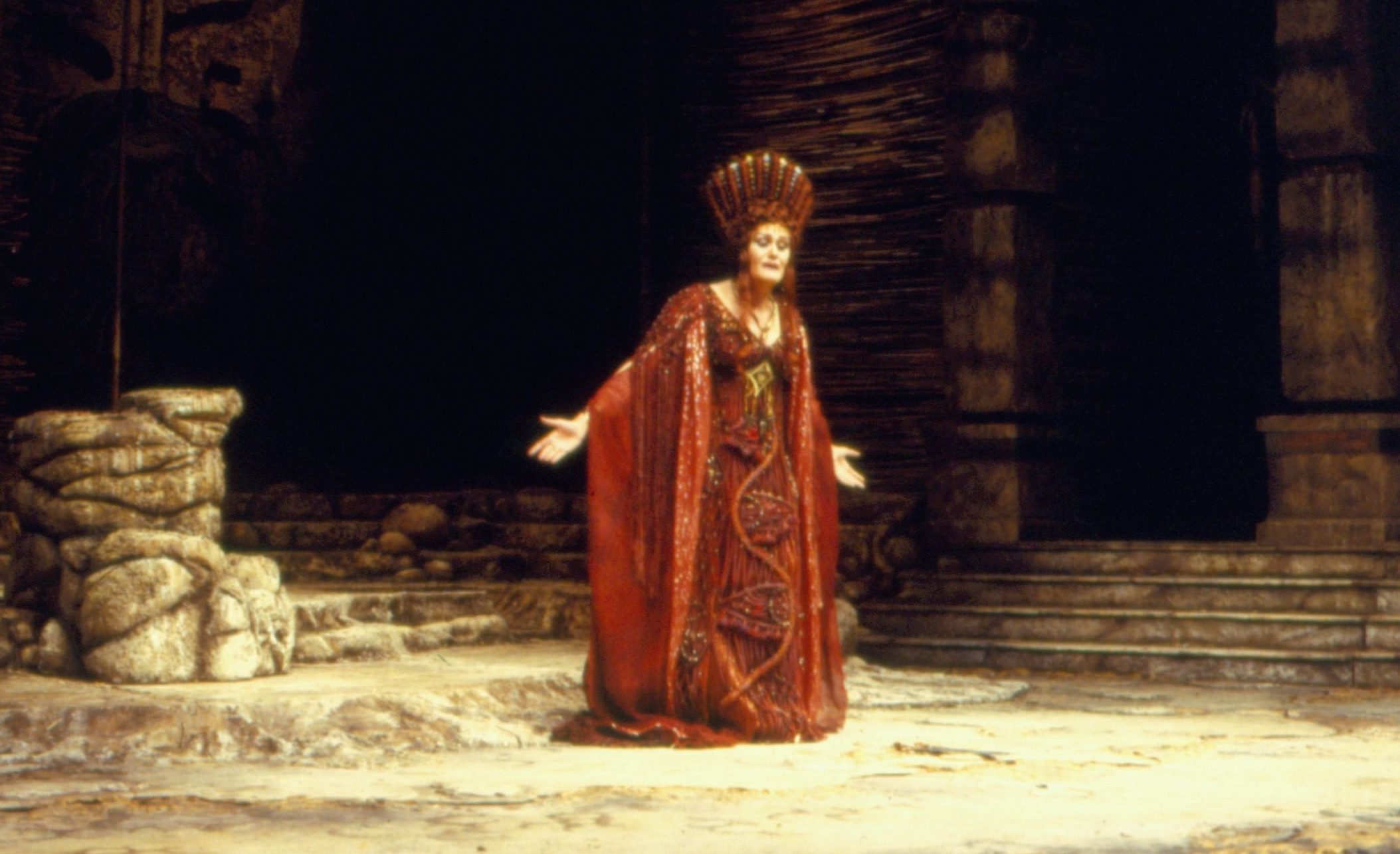 Opera Australia, Joan Sutherland, Costumes